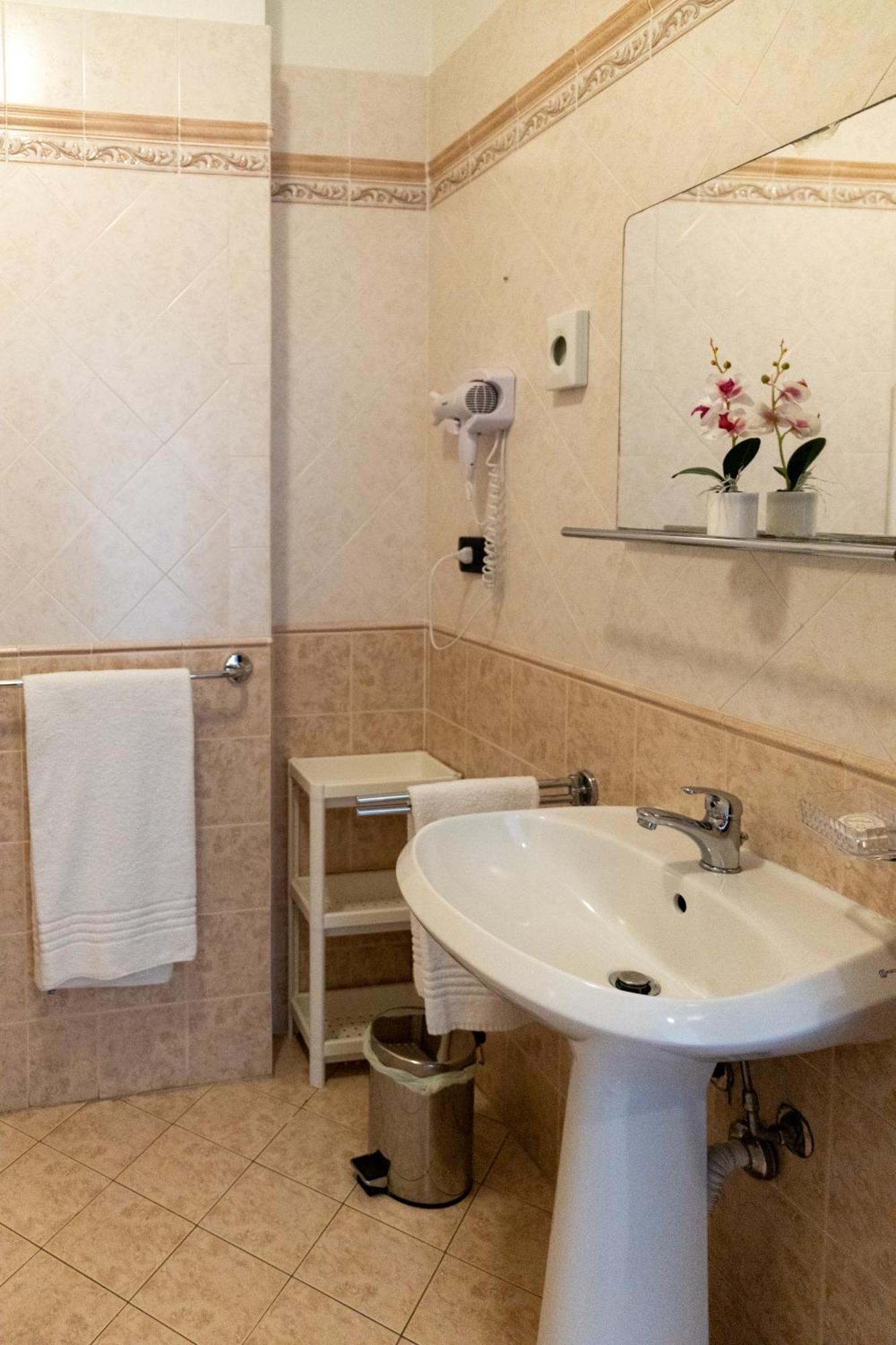 נוצ'טו Hotel Giallo מראה חיצוני תמונה
